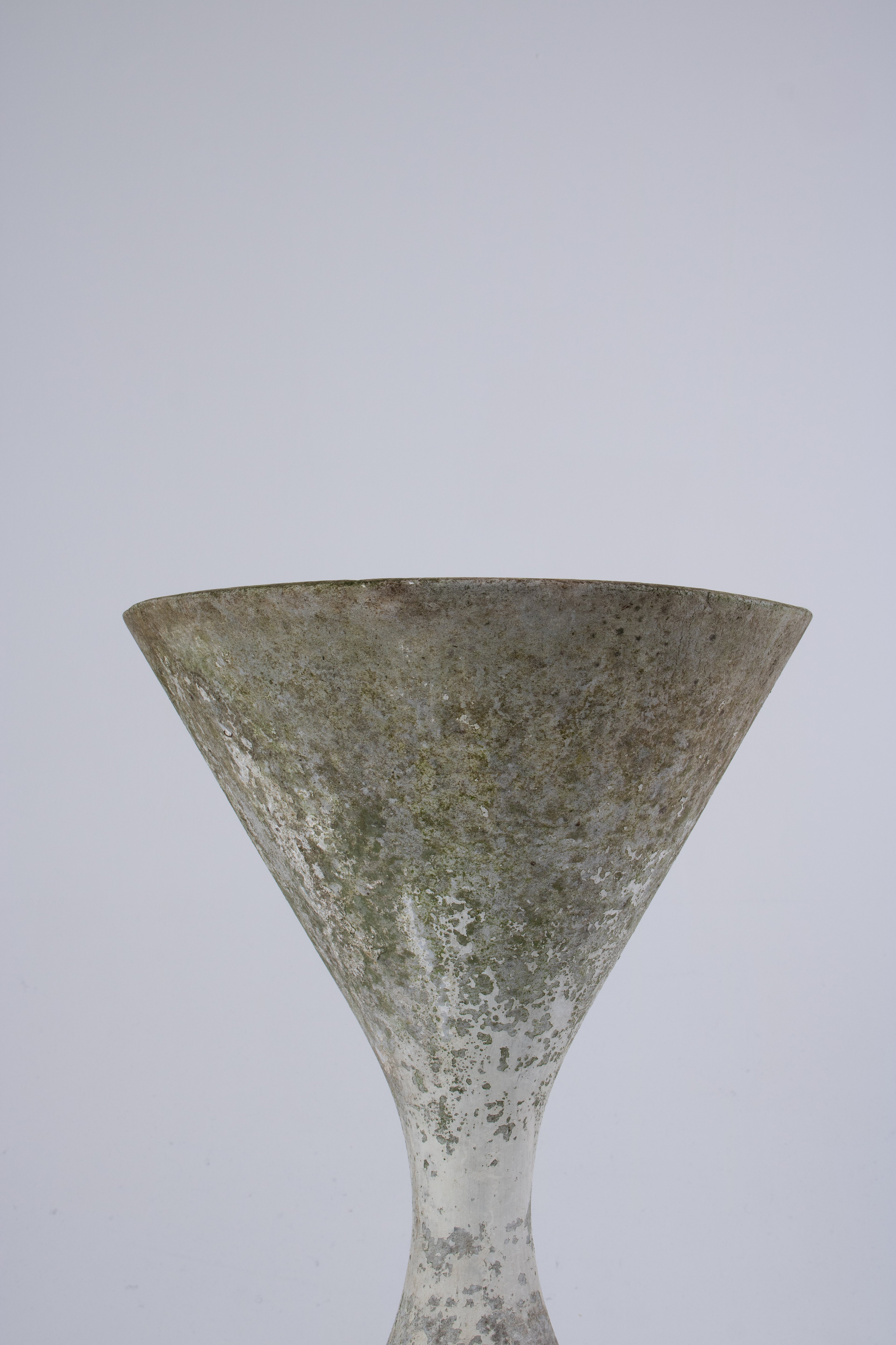 Willy Guhl Diabolo Planter